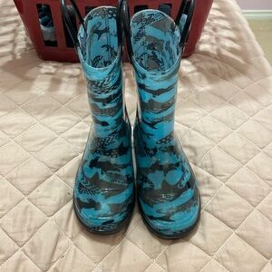 Shark print members mark rain boots